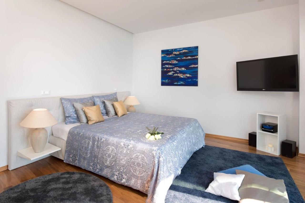 Luxury Seafront Villa Brela Pride With Private Heated Pool At The Beach In Brela - Baska Voda エクステリア 写真