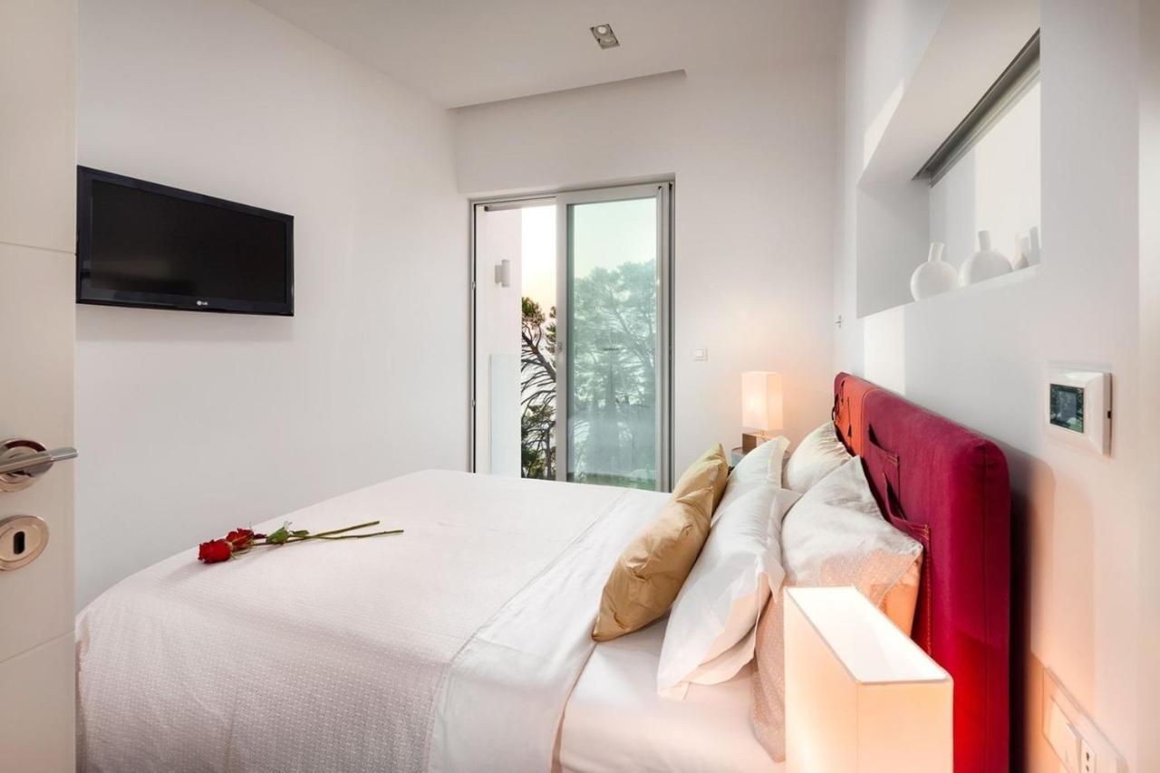 Luxury Seafront Villa Brela Pride With Private Heated Pool At The Beach In Brela - Baska Voda エクステリア 写真